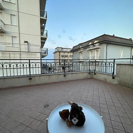 Attico Vista Mare Viserba - Penthouse With Sea View Viserba * Ρίμινι