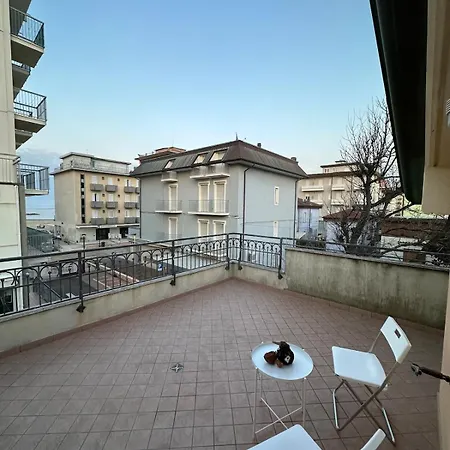 Attico Vista Mare Viserba - Penthouse With Sea View Viserba